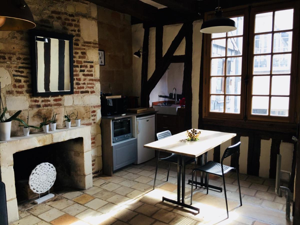 Appartement Dans Immeuble 15 Eme Siecles Vieux 图尔 外观 照片
